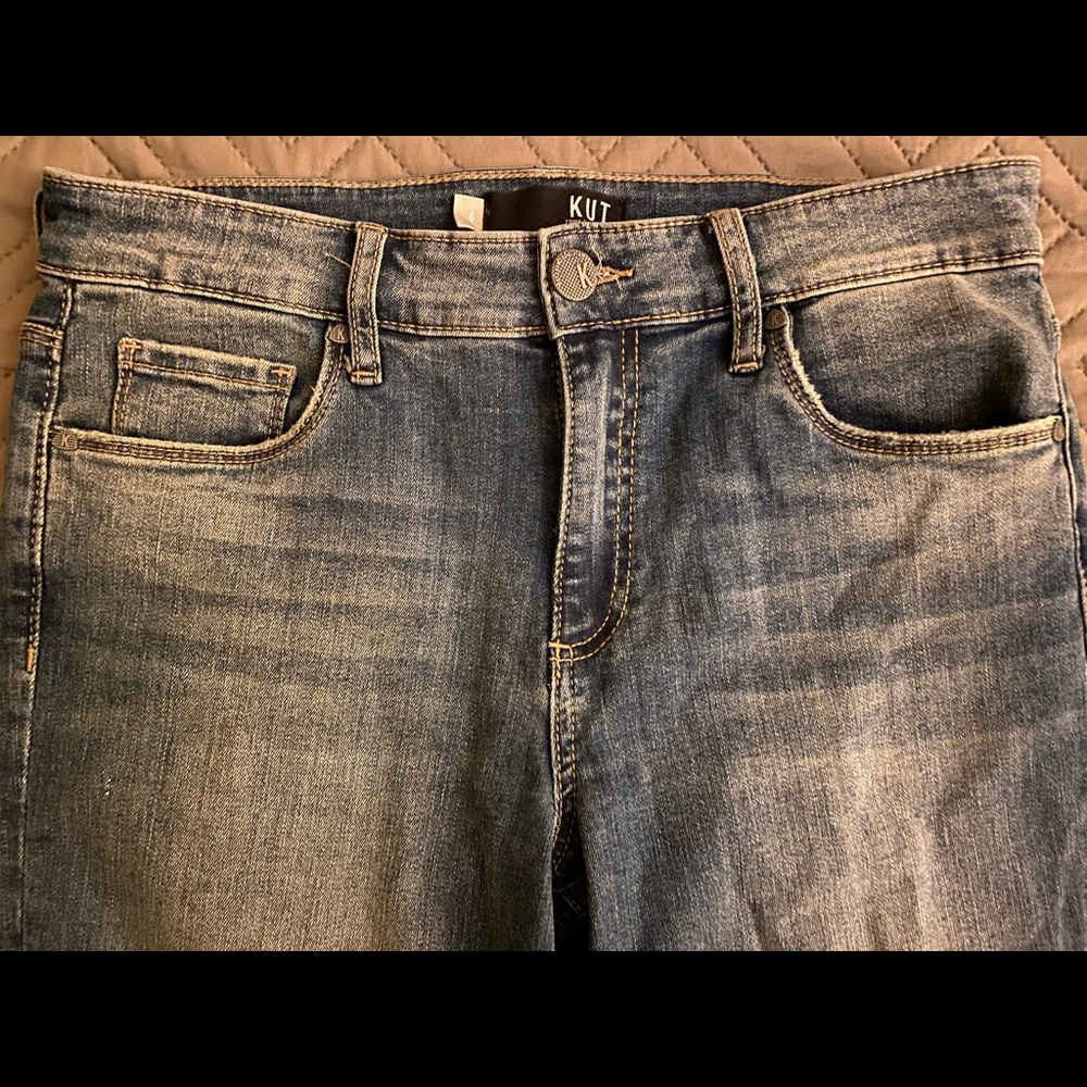 Great condition; Kut From the Kloth Ana High Rise Flare Jean; size 6